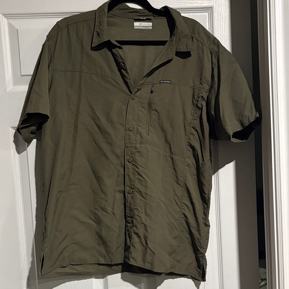Columbia Forest Green Button-Up Shirt